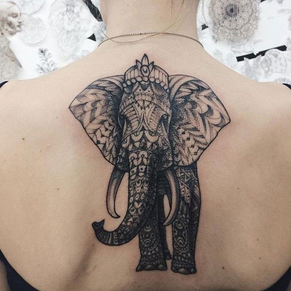 Tattoo con voi ở lưng siêu đẹp