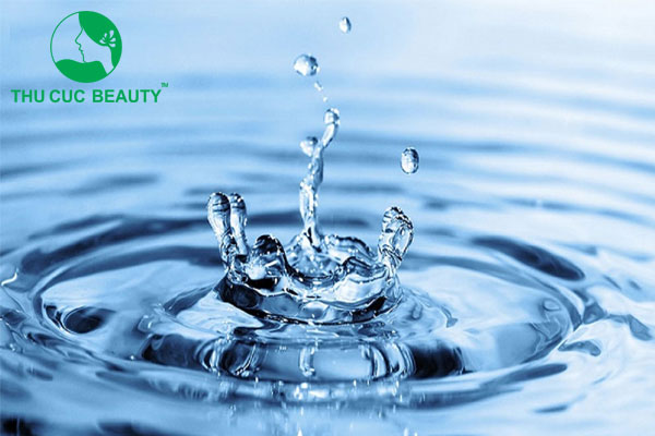 Phun môi kiêng nước bao lâu? Lý do phải kiêng nước sau phun