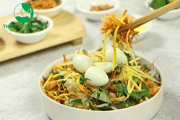 Xăm môi ăn bánh tráng trộn được không? Lỡ ăn rồi có làm sao không?