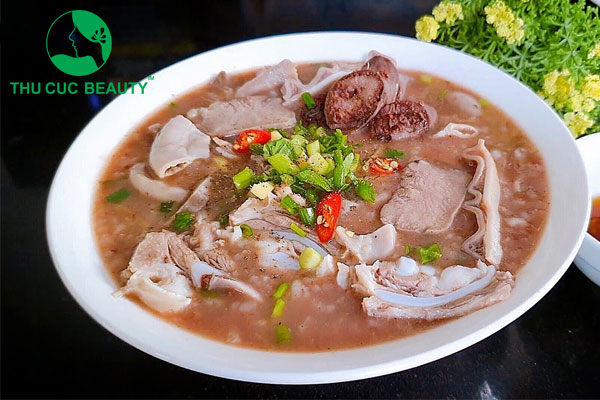 Xăm môi ăn cháo lòng được không?