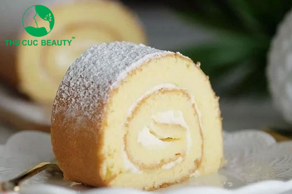 Xăm môi có được ăn bánh bông lan không?