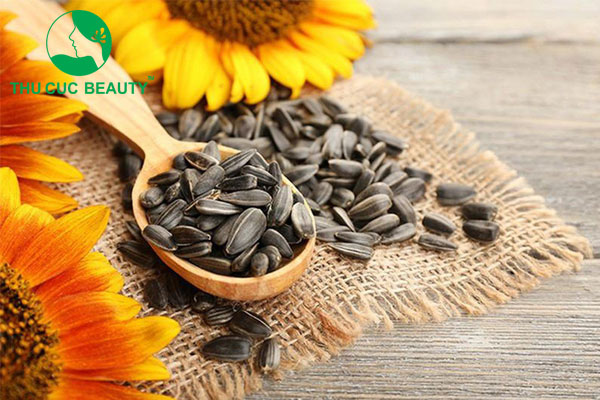 Xăm môi có được ăn hướng dương không?