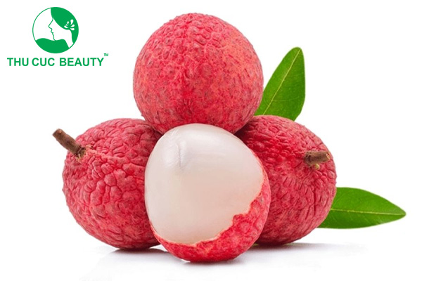 Xăm môi có được ăn vải không?