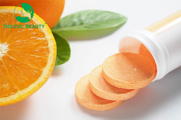 Xăm môi uống vitamin C được không?