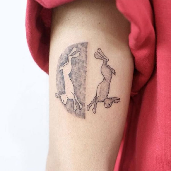 Tattoo 2 con thỏ ở bắp tay đẹp