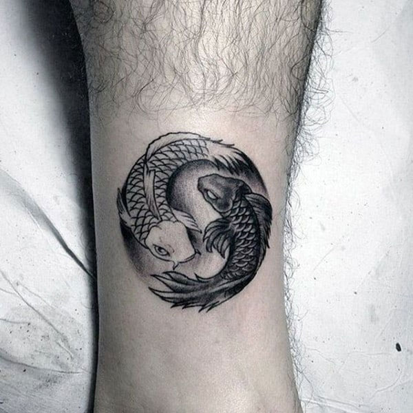 Tattoo âm dương ở chân