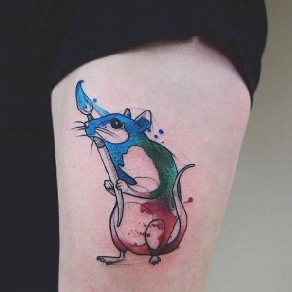 Tattoo con chuột bắp tay nữ