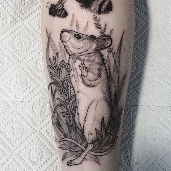 Tattoo con chuột dễ thương