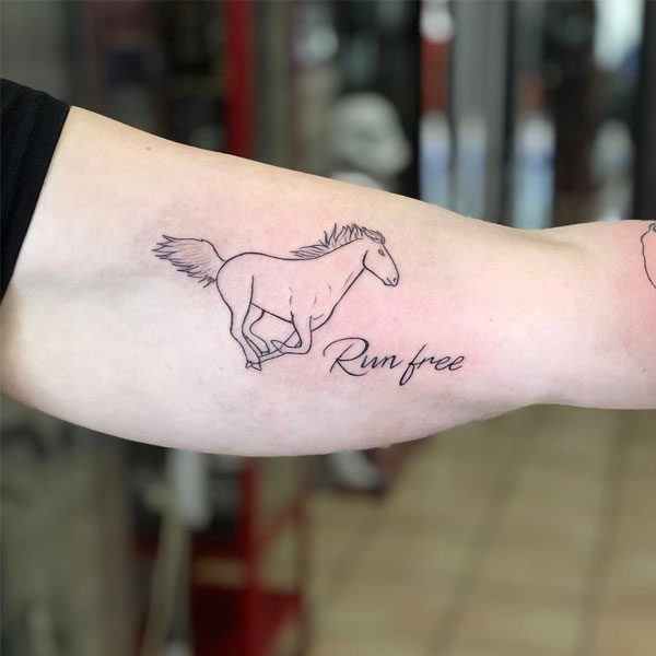 Tattoo con ngựa mini cho nam 