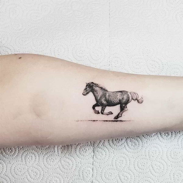 Tattoo con ngựa mini cho nữ