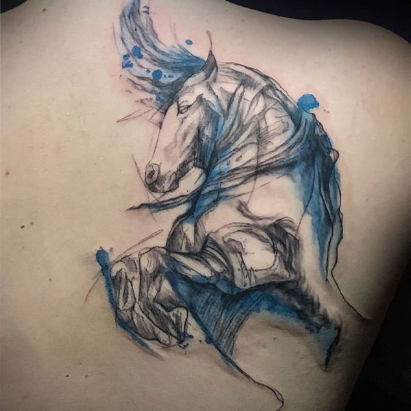 Tattoo con ngựa ở lưng siêu đẹp