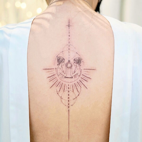Tattoo cung song tử ở lưng đẹp