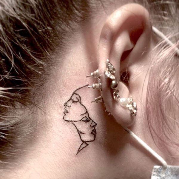 Tattoo cung song tử ở tai