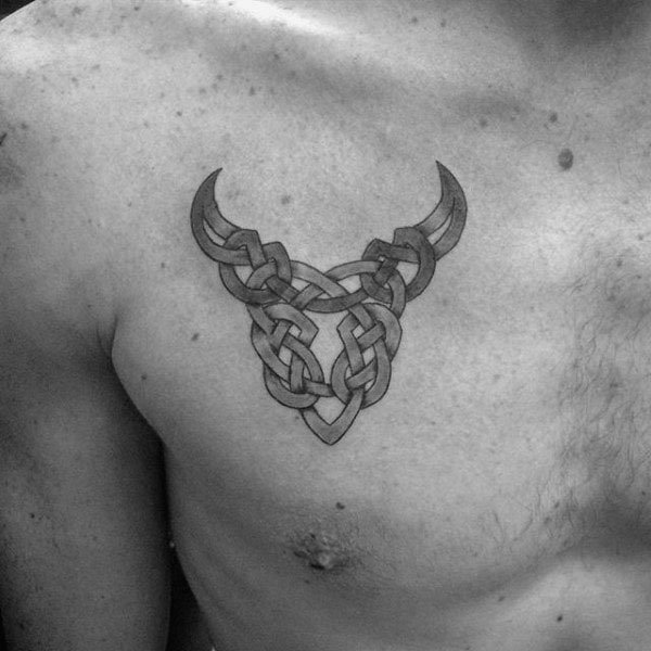 Tattoo cung kim ngưu ở ngực siêu đẹp