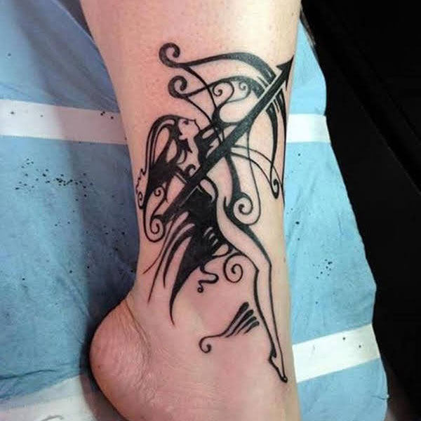 Tattoo cung nhân mã ở cổ chân đẹp