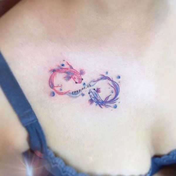 Tattoo cung song ngực nữ