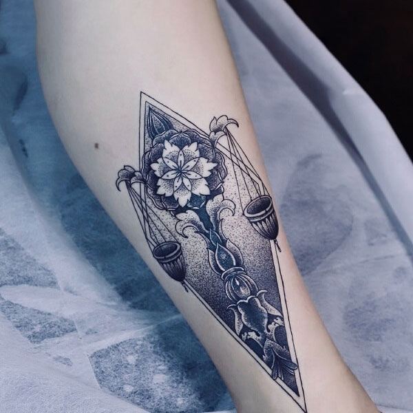 Tattoo cung thiên bình hoa