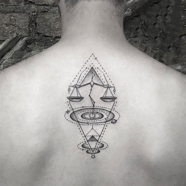 Tattoo cung thiên bình lưng siêu đẹp