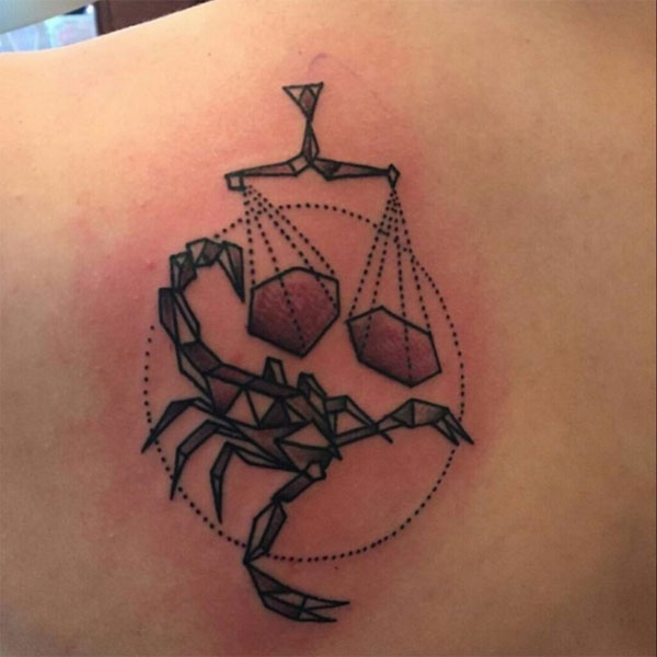 Tattoo cung thiên yết lưng siêu đẹp