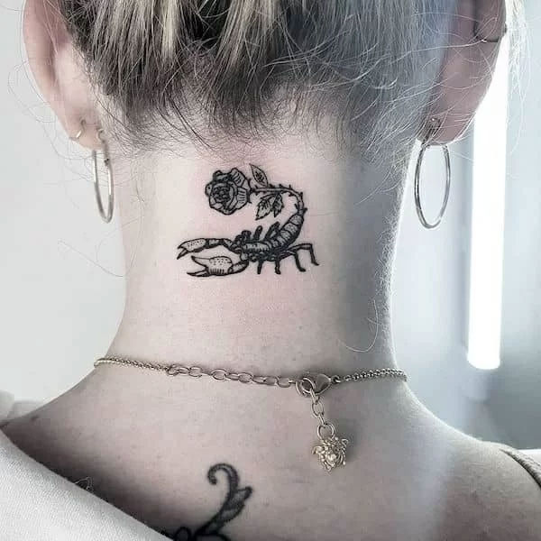 Tattoo cung thiên yết ở cổ đẹp