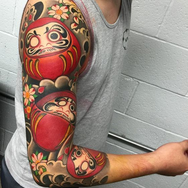 Tattoo daruma full bắp tay