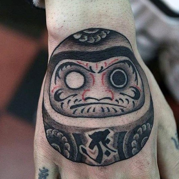 Tattoo daruma trắng đen