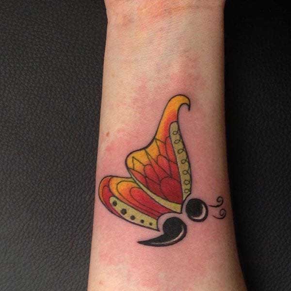 Tattoo dấu chấm phẩy bươm bướm