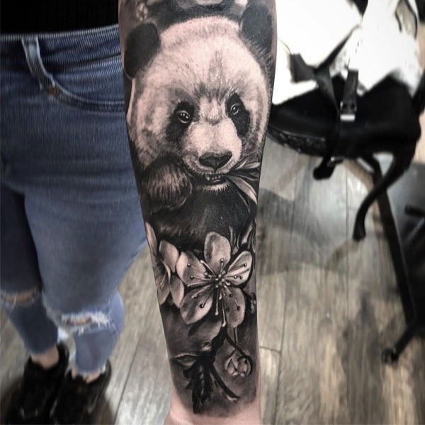 Tattoo gấu trúc full cánh tay