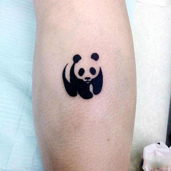 Tattoo gấu trúc ở bắp chân đẹp
