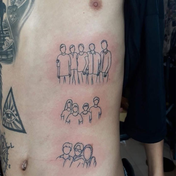 Tattoo gia đình 4 người ở chân