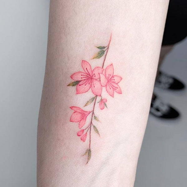 Tattoo hoa đào dễ thương