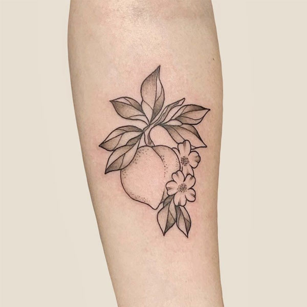 Tattoo hoa đào đơn giản