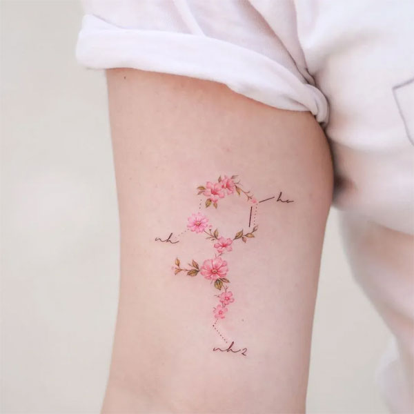 Tattoo hoa đào mini cho nữ