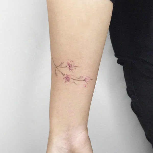 Tattoo hoa đào nhỏ đẹp