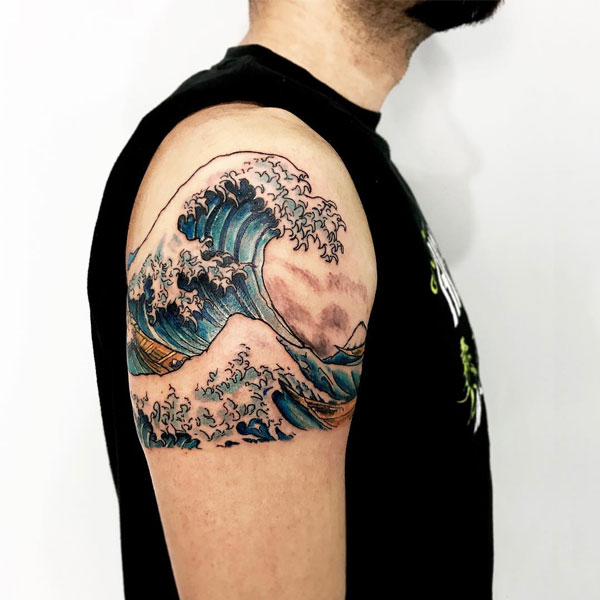 Tattoo mệnh mộc sóng biển cực đẹp