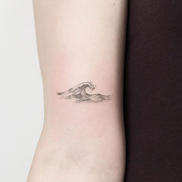 Tattoo mệnh mộc sóng biển cute
