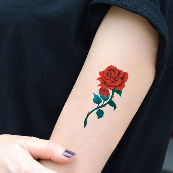 Tattoo mệnh thổ hoa hồng mini