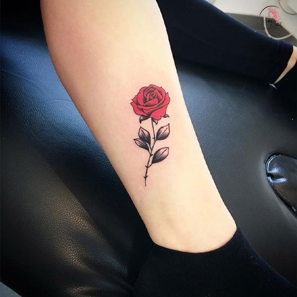 Tattoo mệnh thổ hoa hồng
