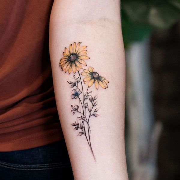 Tattoo mệnh thổ hoa mặt trời đẹp