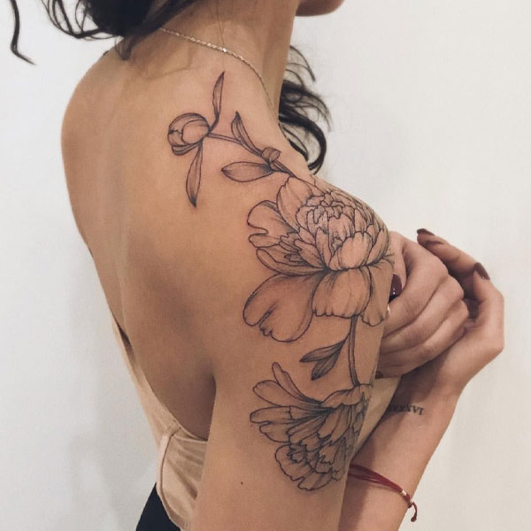 Tattoo ở vai hoa đẹp cho nữ