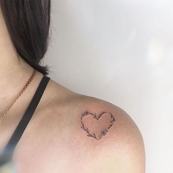Tattoo ở vai trái tim mini đẹp