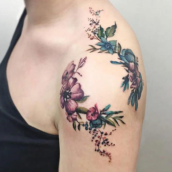 Tattoo ở vai hoa đẹp nhất mang đến nữ