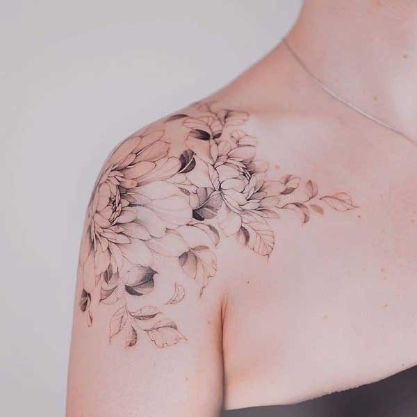 Tattoo ở vai trước mang đến nữ