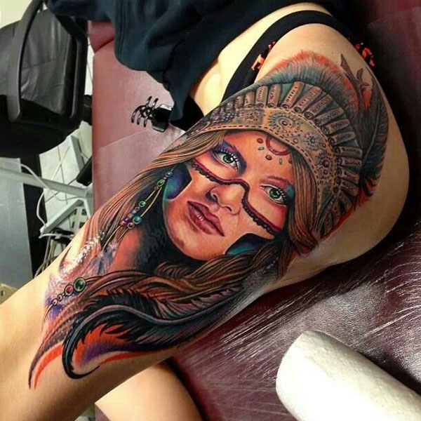 Tattoo thổ dân nữ