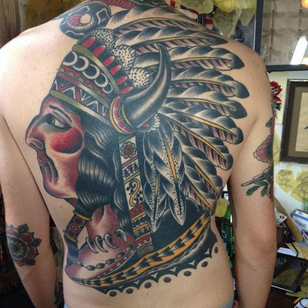 Tattoo thổ dân ở lưng siêu đẹp