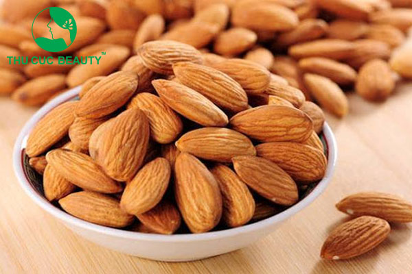 Nâng mũi ăn hạnh nhân được không?