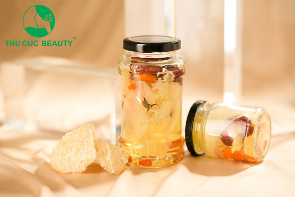 Xăm môi uống nước yến được không?