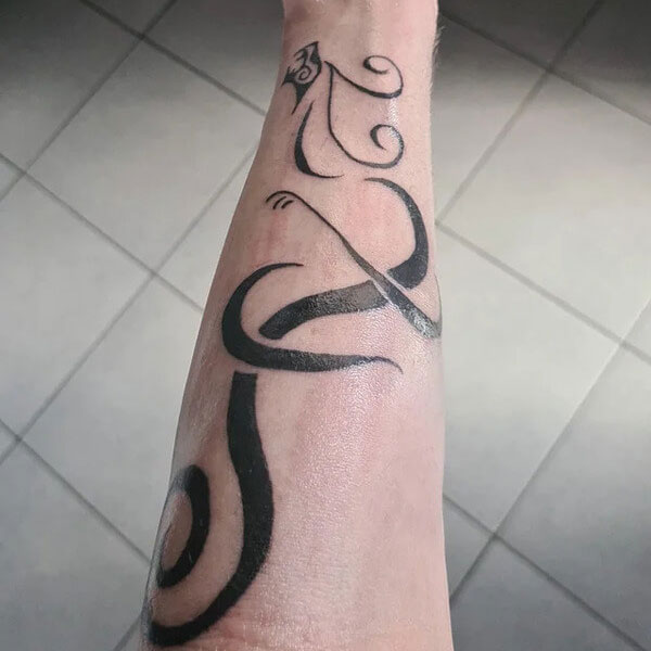 Tattoo draken cánh tay