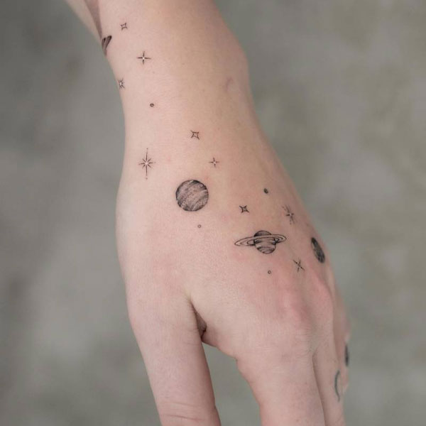 Tattoo galaxy bàn tay đẹp