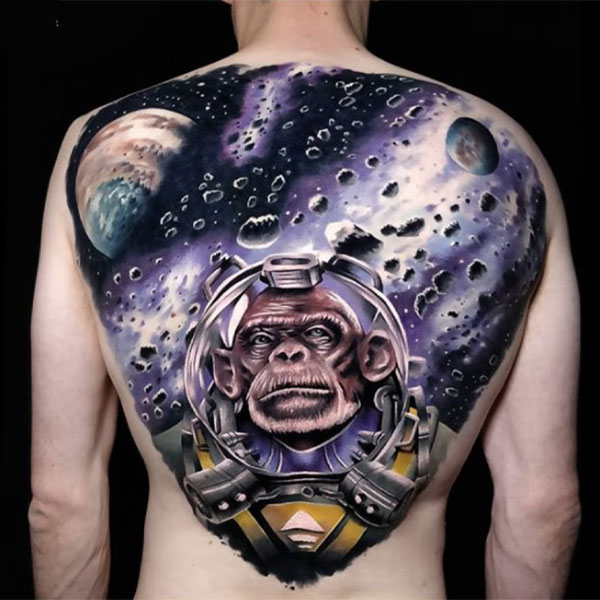 Tattoo galaxy kín lưng